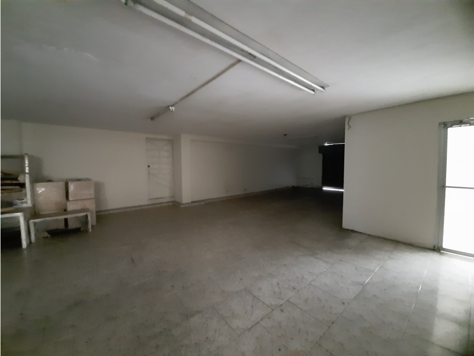 VENTA - LOCAL COMERCIAL EN PH JENNY III - PB LOCAL 2 PARQUE LEFEVRE - 4