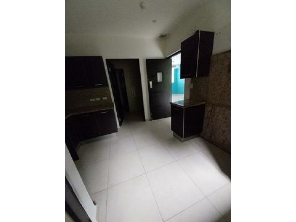 VENTA DE APARTAMENTO EN CLAYTON - PH EMBASSY VILLAGE — foto 5