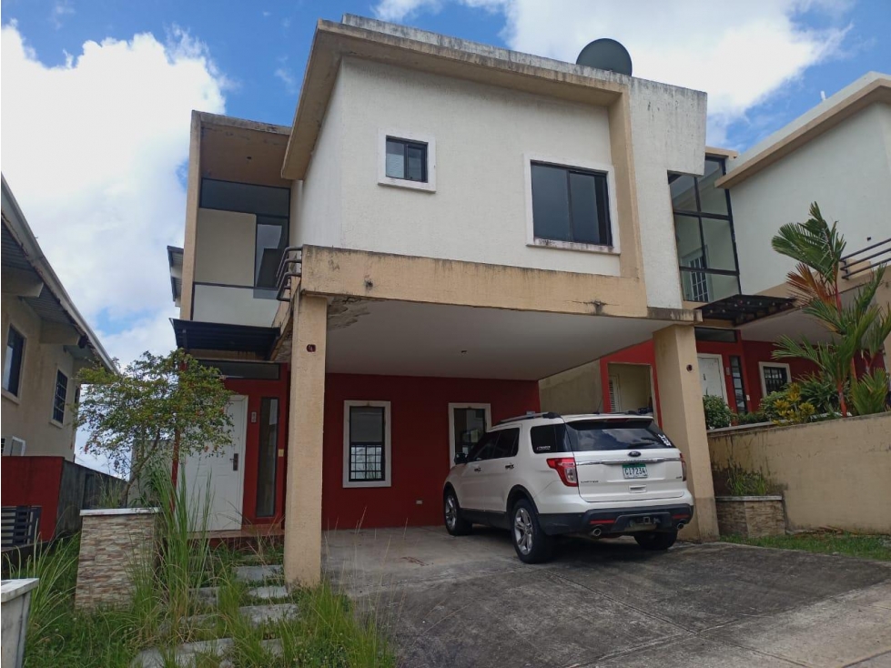 VENTA DE CASA 135M² - VISTAS DEL LAGO -PANAMA NORTE