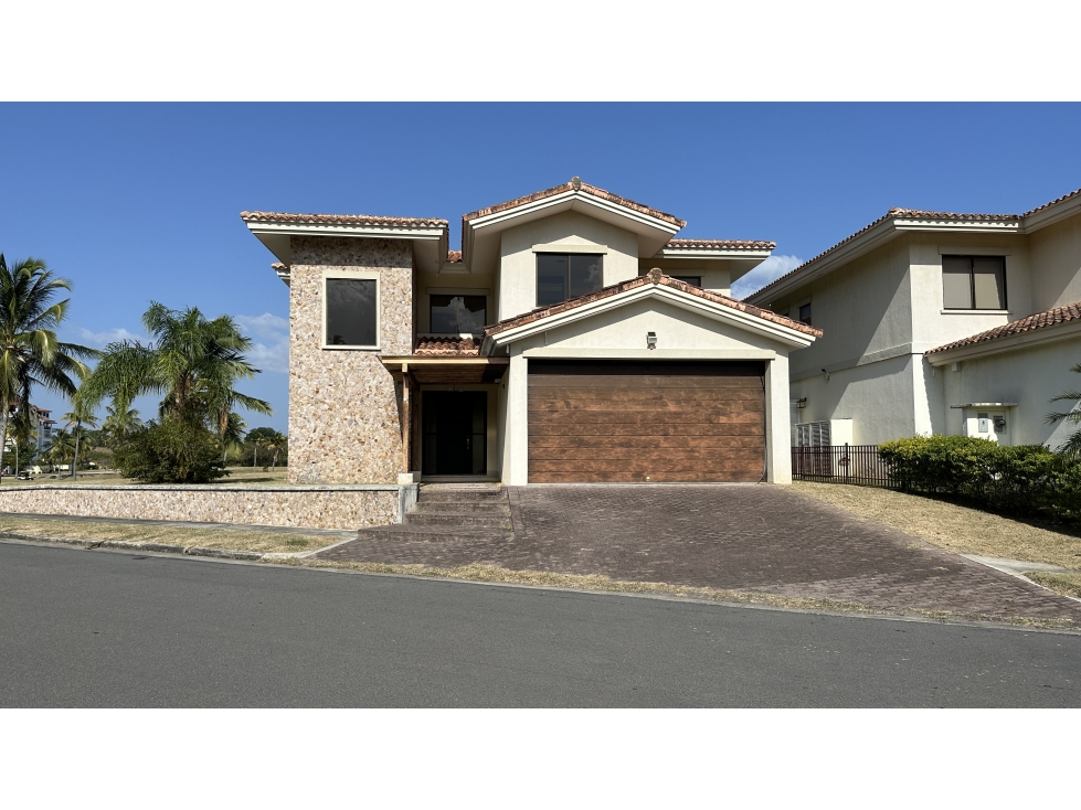 VENTA DE CASA EN SAN CARLOS- VISTA MAR GOLF VILLAGE-899 m2