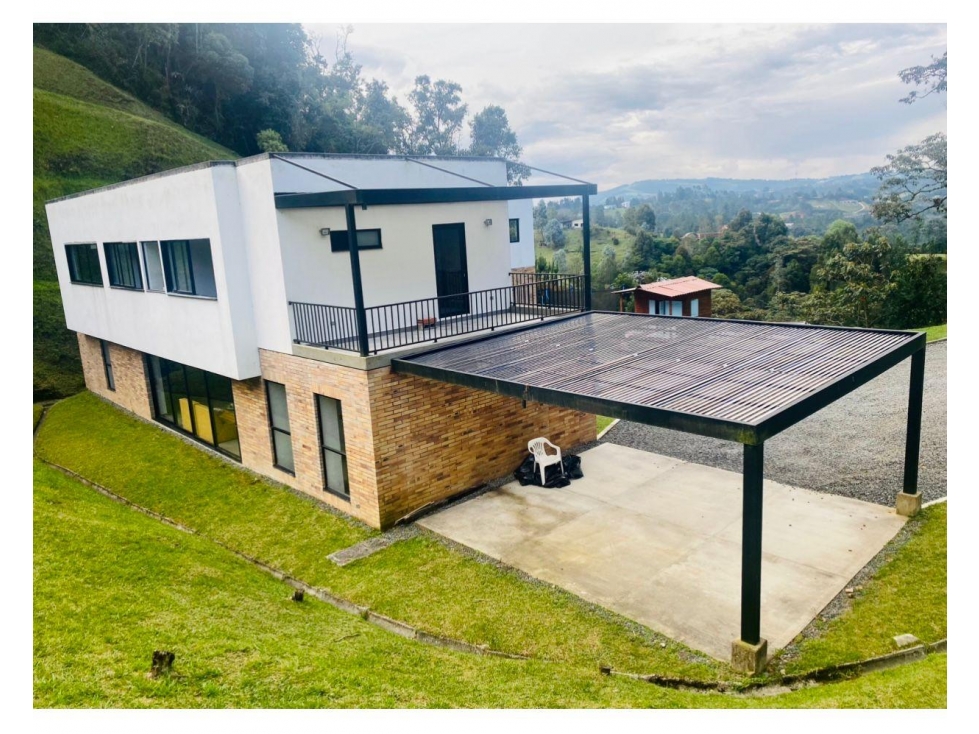 Casa Campestre en Escobero - Las Palmas El Retiro Antioquia