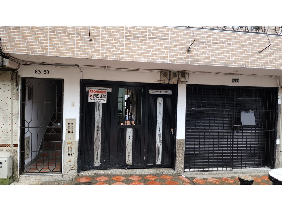 Casa con Sotano + Local Comercial en Venta Campo Valdes Medellin — foto 3