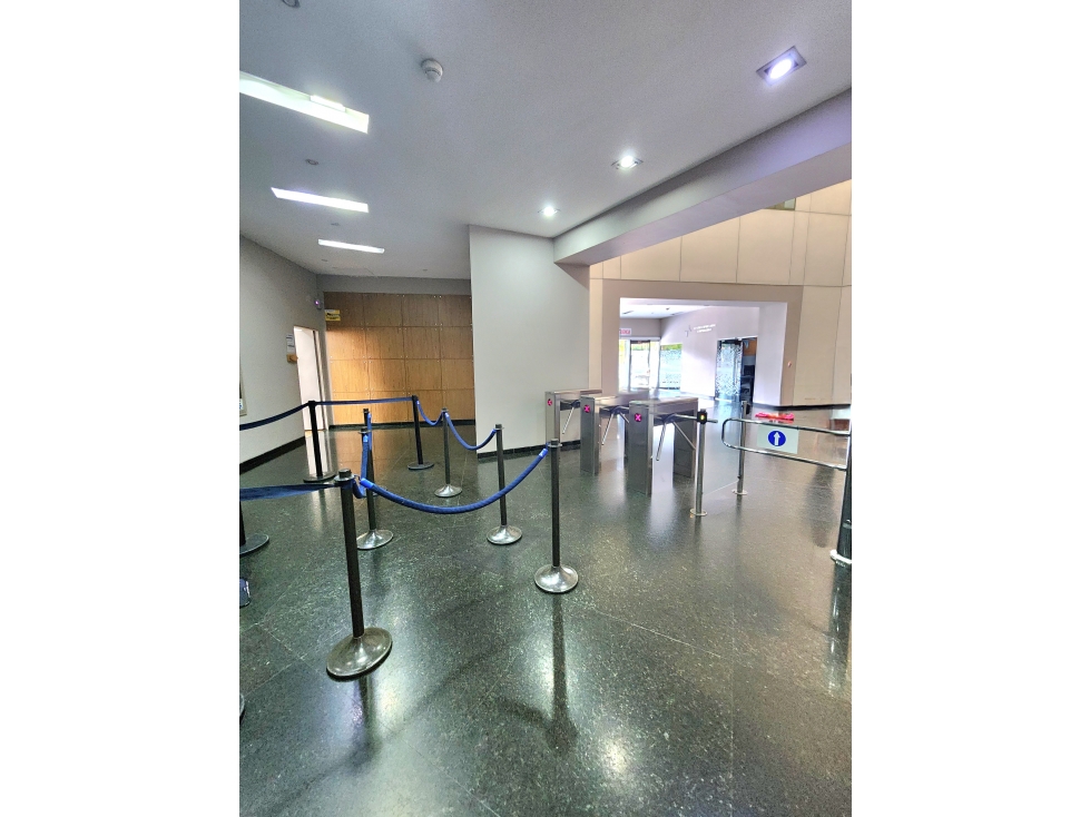 Arriendo de Oficina en Centro Empresarial Chicó, Bogotá D.C. — foto 2