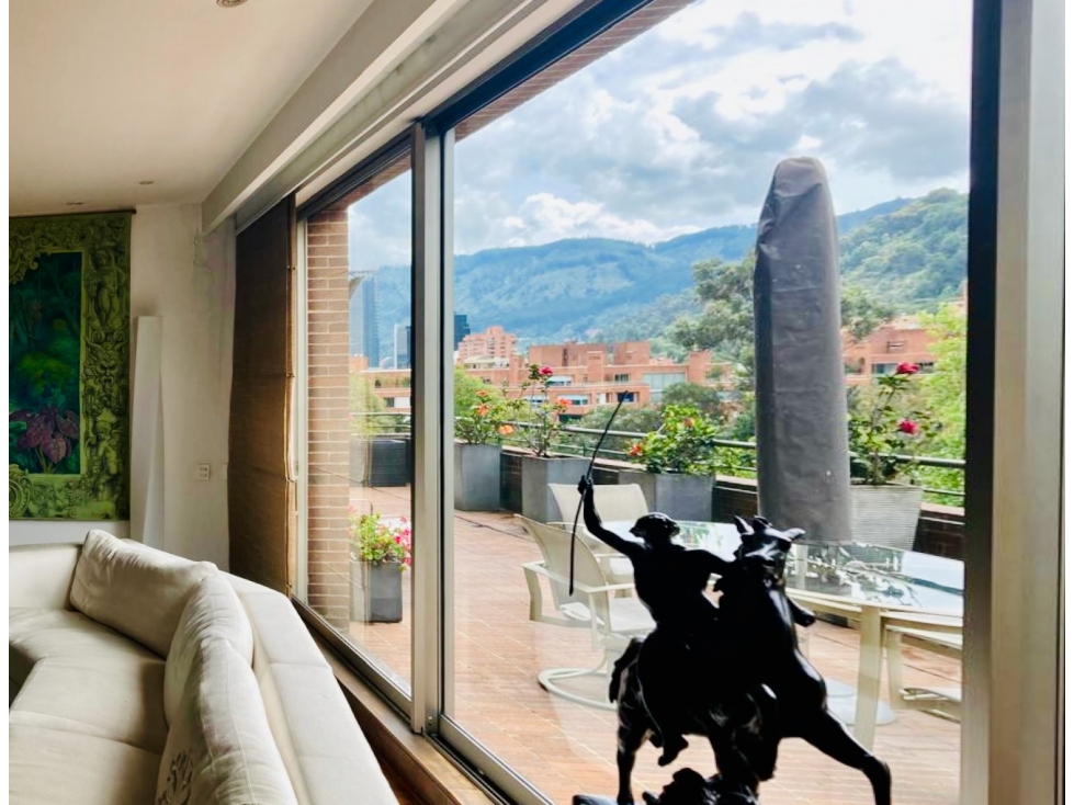 Venta Exclusivo Penthouse con Terrraza y Vista Panorámica en Chico