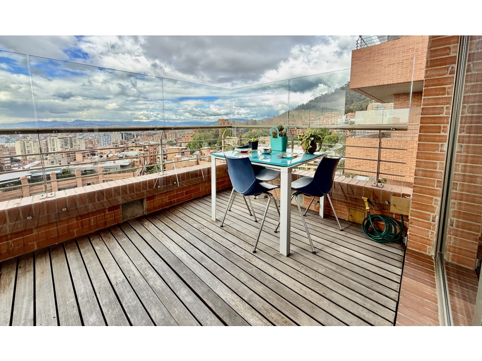 Venta Apartamento con Balcón y Vista Panorámica en Rosales — foto 3