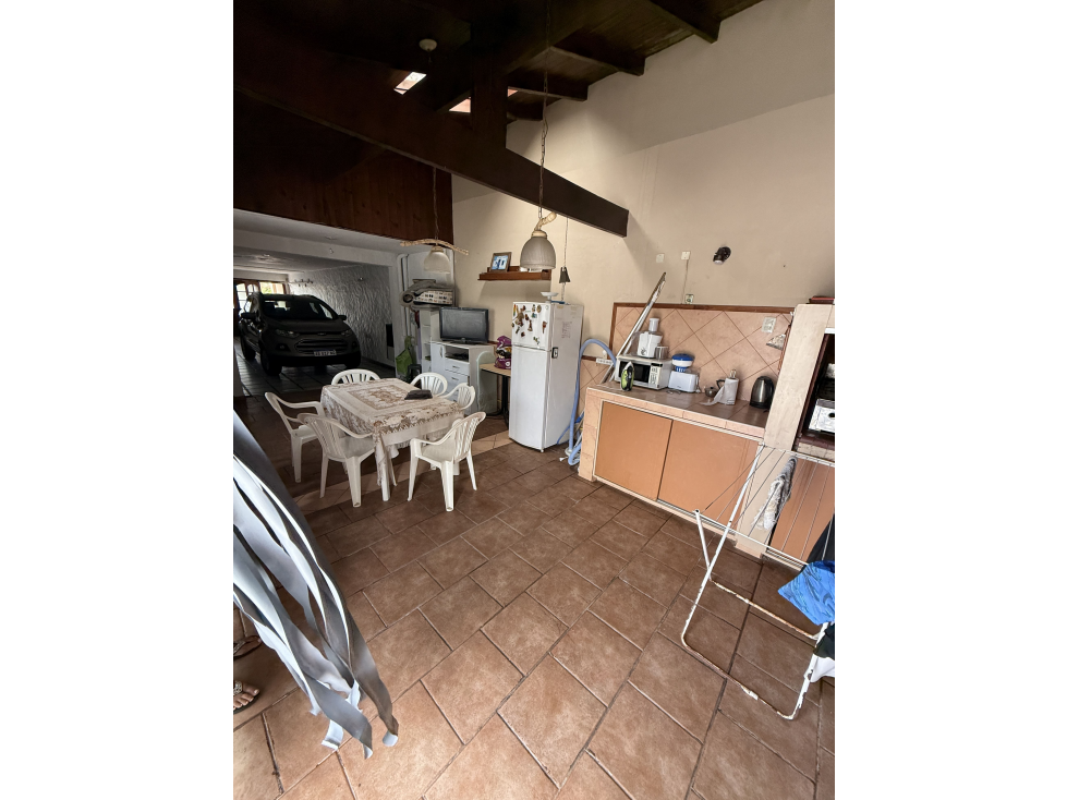 Chalet cuatro ambientes de categoría — foto 5