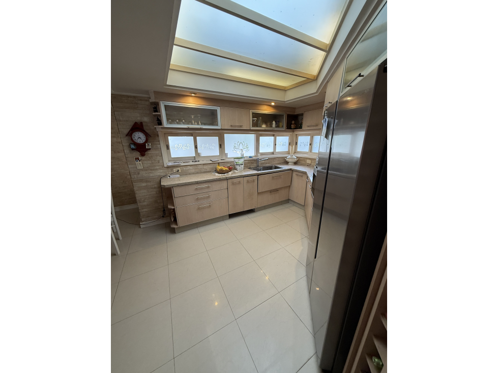 Chalet cuatro ambientes de categoría — foto 3