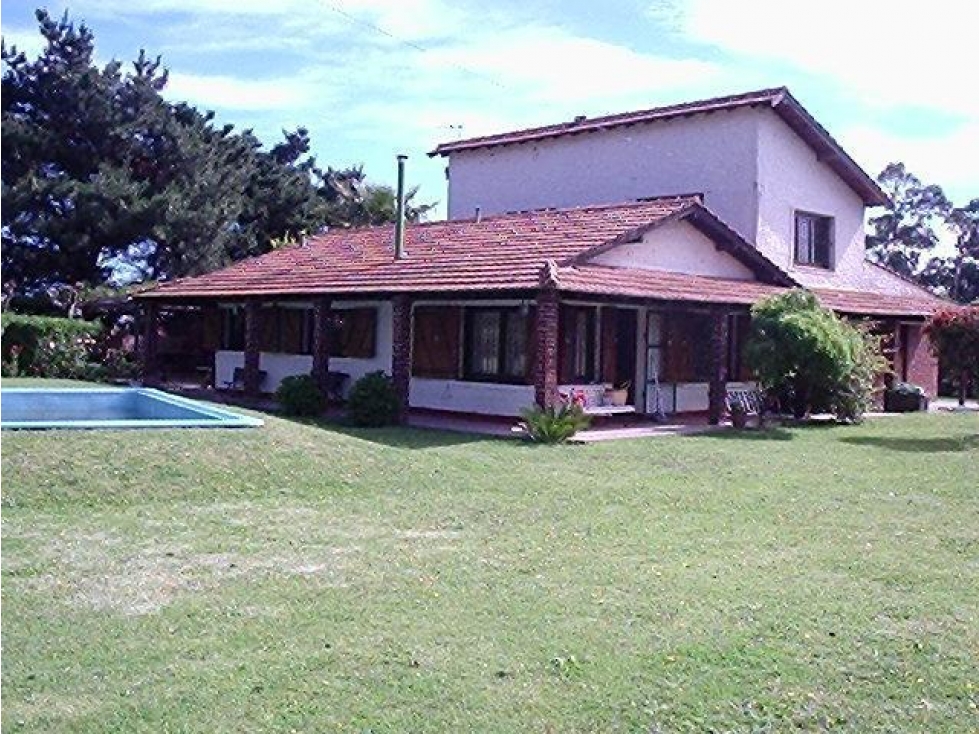 Casa quinta de 4 ambientes MIRAMAR - 2