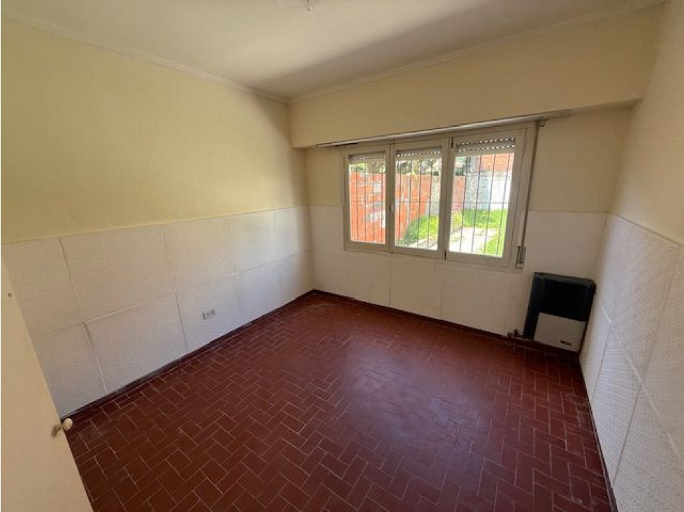 Chalet 3 ambientes, garaje varios autos, parque, impecable — foto 6