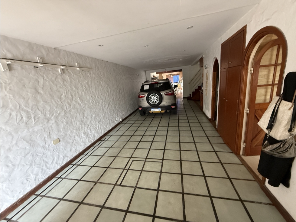 Chalet cuatro ambientes de categoría — foto 4