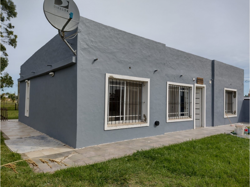Chalet 4 y 2 ambientes en Venta - 1