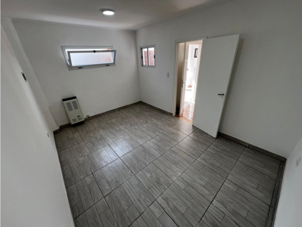 PH 1 amb. por pasillo, patio amplio con lavadero, a estrenar. — foto 5