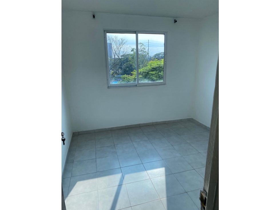 Venta apartamento en cañaverales 5to piso R.C 10112066 — foto 6