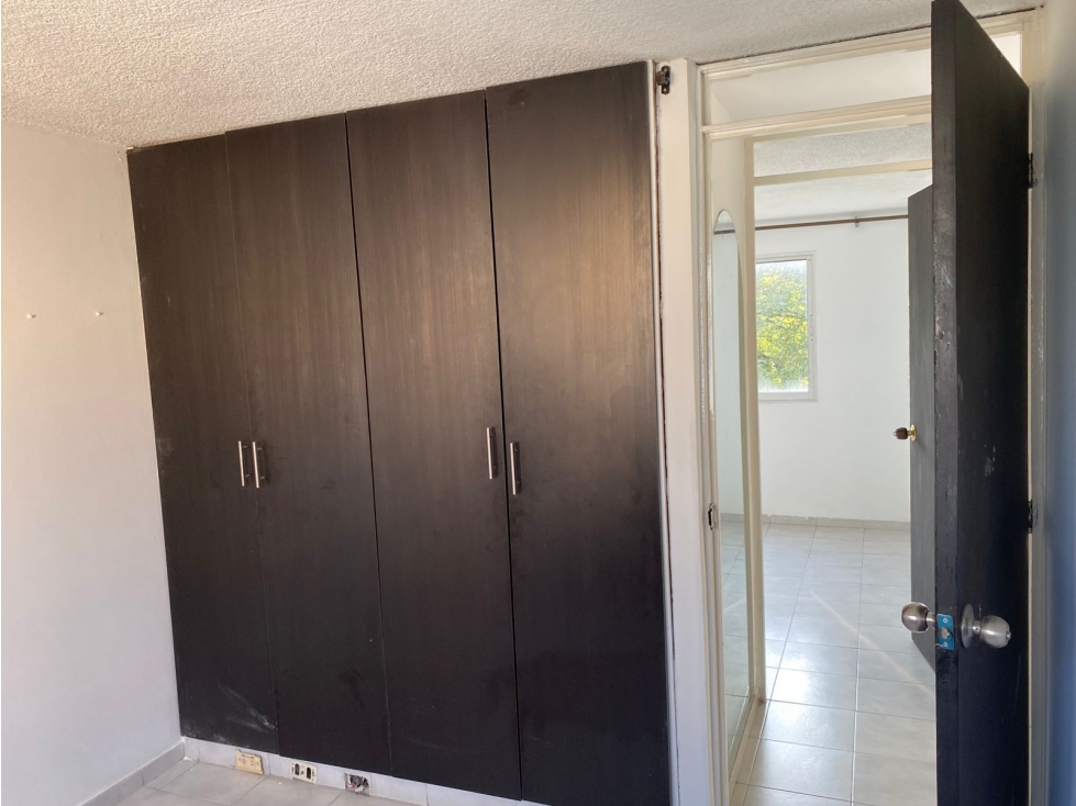 Venta apartamento en cañaverales 5to piso R.C 10112066 — foto 3