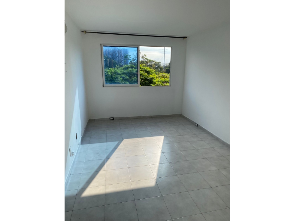 Venta apartamento en cañaverales 5to piso R.C 10112066 — foto 2