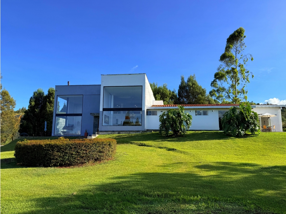 CASA CAMPESTRE EN VENTA - GUARNE PIEDRAS BLANCAS