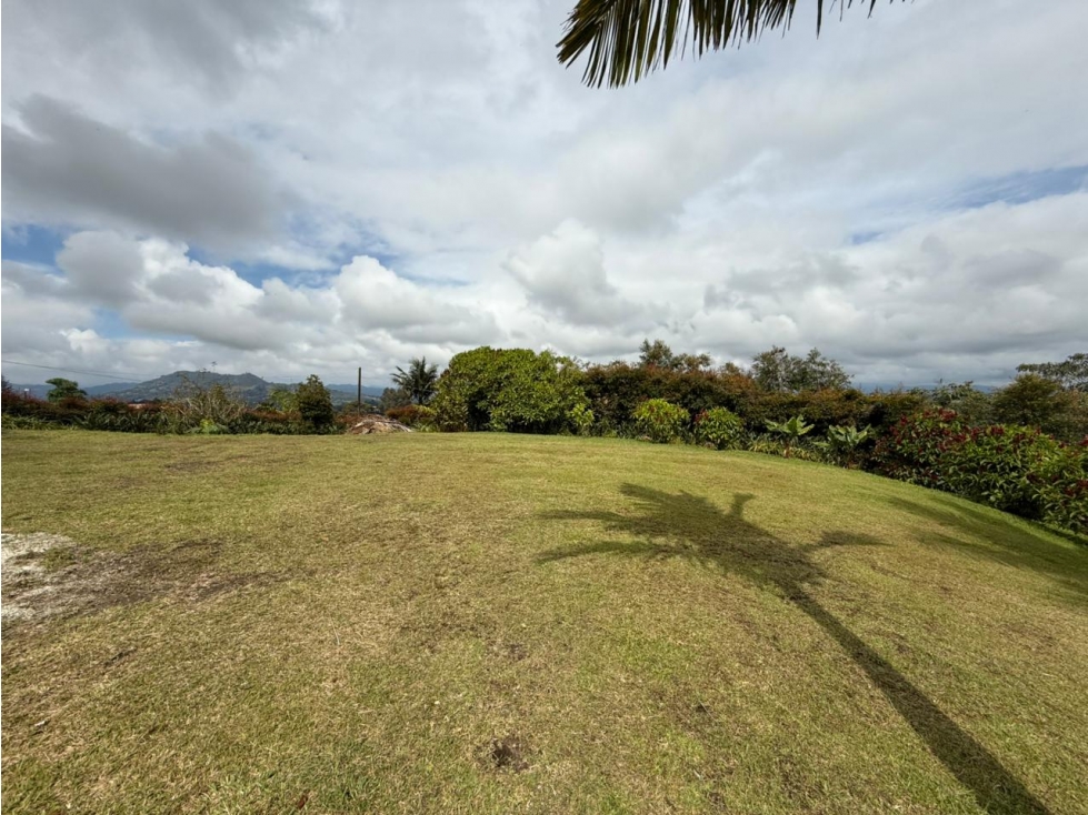 LOTE EN VENTA EN EL CARMEN DE VIBORAL - VÍA EL CANADÁ AL CARMEN — foto 2