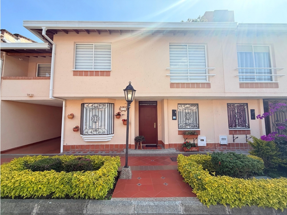 CASA EN VENTA EN RIONEGRO - CERCA A LA UCO - UNIDAD ABIERTA