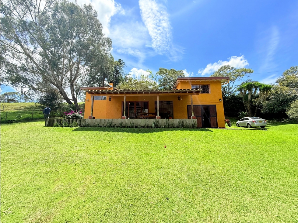 CASA CAMPESTRE EN VENTA EN RIONEGRO - SECTOR EL CAPIRO