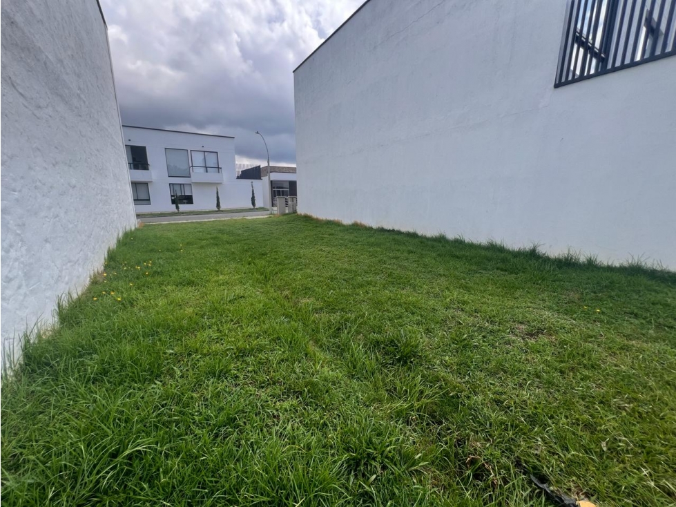 VENTA DE LOTE EN UNIDAD DE LLANOGRANDE