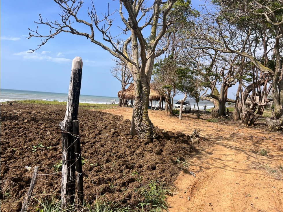 LOTE AL FRENTE DE LA PLAYA A LA VENTA - LOS CORDOBAS - 1