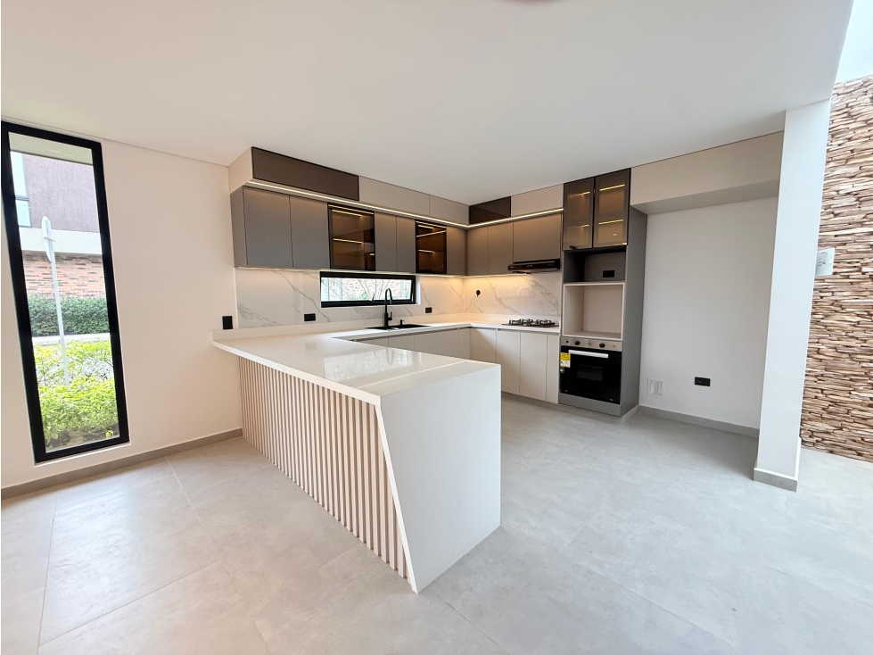 CASA EN VENTA EN LA CEJA - UNIDAD CERRADA