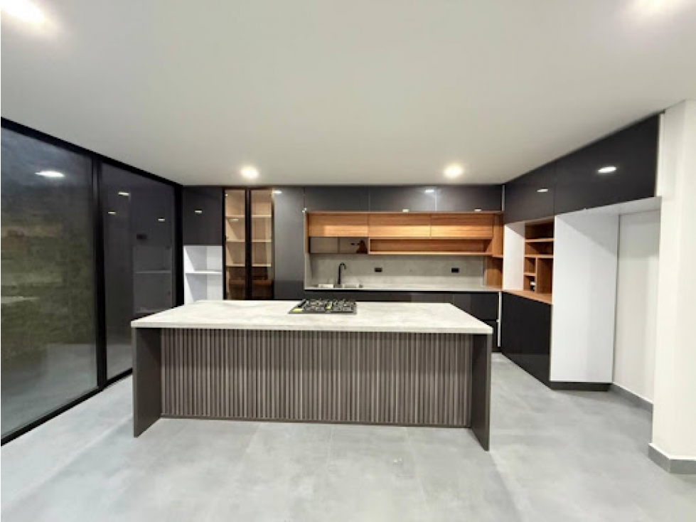 CASA EN VENTA EN UNIDAD CERRADA - RIONEGRO BARRO BLANCO