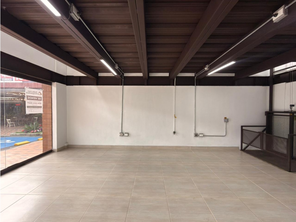 LOCAL EN VENTA EN MALL COMERCIAL - VÍA LA CEJA