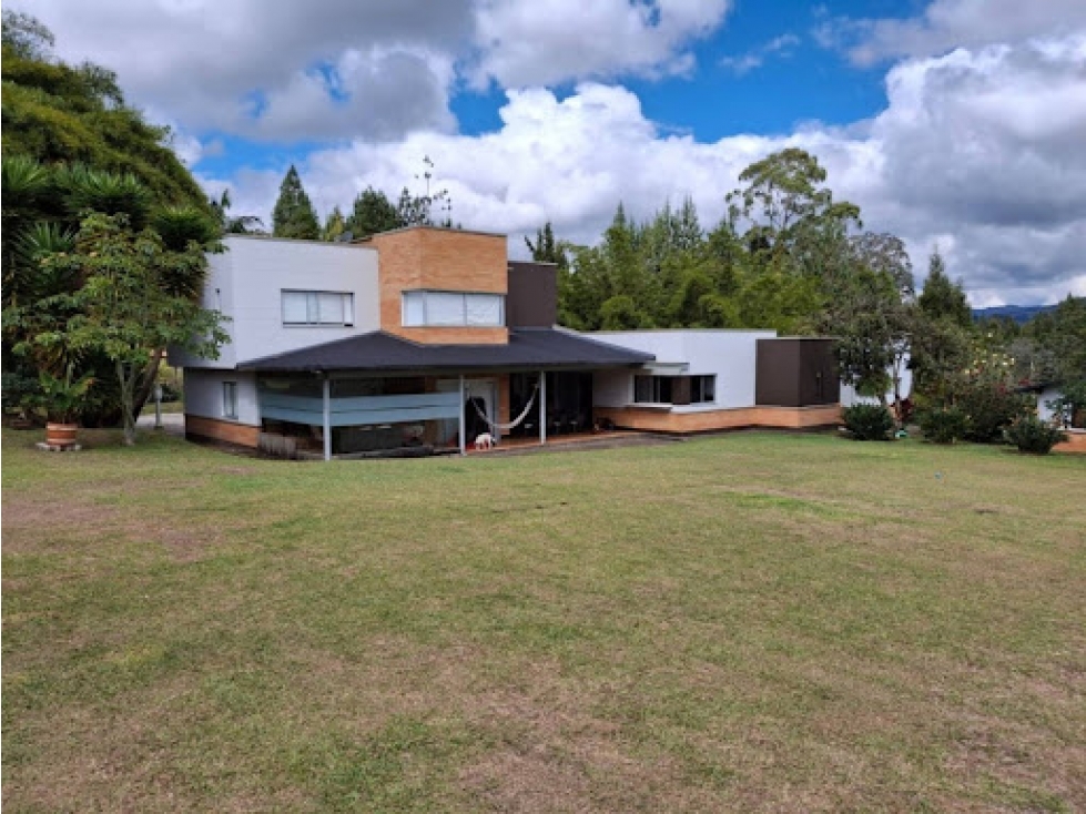 CASA CAMPESTRE EN VENTA EN GUARNE - EXCELENTE SECTOR