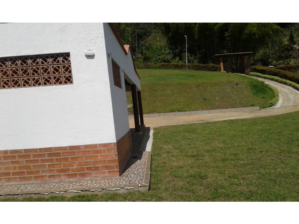 FINCA A LA VENTA EN EL RETIRO - CON SEGURIDAD YA INSTALADA - 6