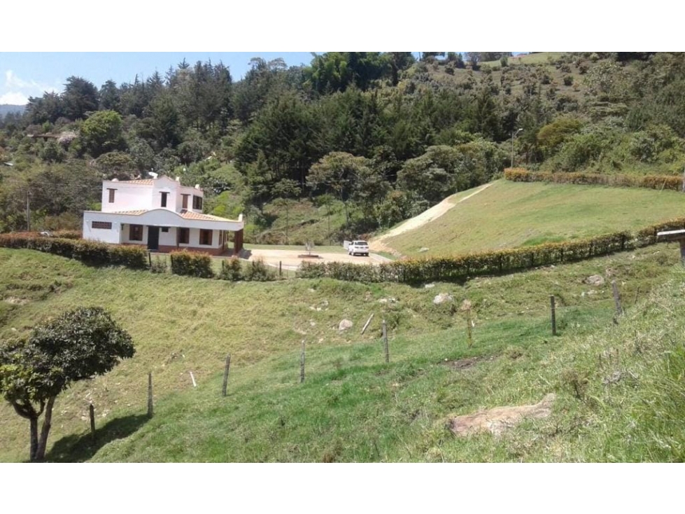 FINCA A LA VENTA EN EL RETIRO - CON SEGURIDAD YA INSTALADA - 4