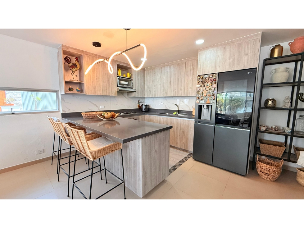 CASA HERMOSA EN VENTA EN LA CEJA - UNIDAD CERRADA — foto 2
