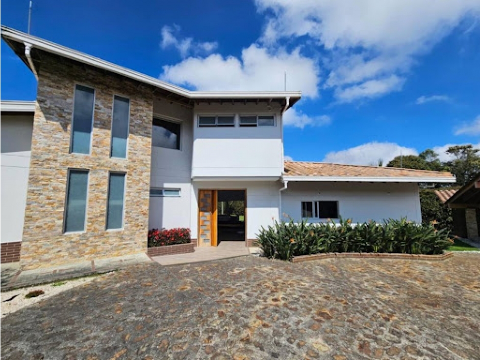 CASA CAMPESTRE EN VENTA EN SANTA ELENA