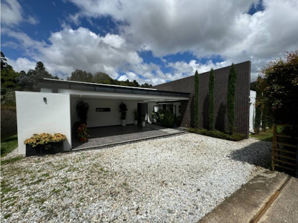 CASA CAMPESTRE EN PARCELACIÓN EN GUARNE