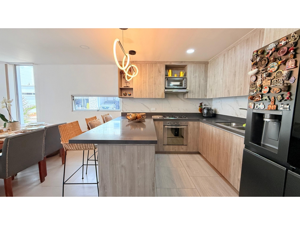 CASA HERMOSA EN VENTA EN LA CEJA - UNIDAD CERRADA — foto 3