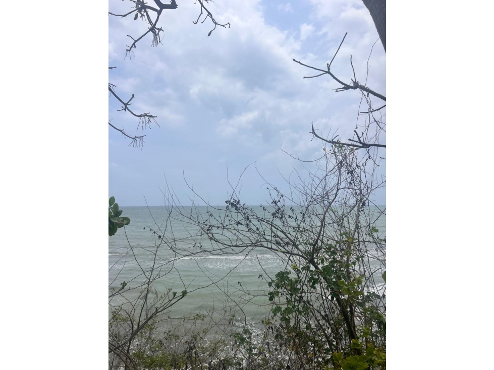 LOTE A LA VENTA EN PUERTO ESCONDIDO - FRENTE A LA PLAYA - 4