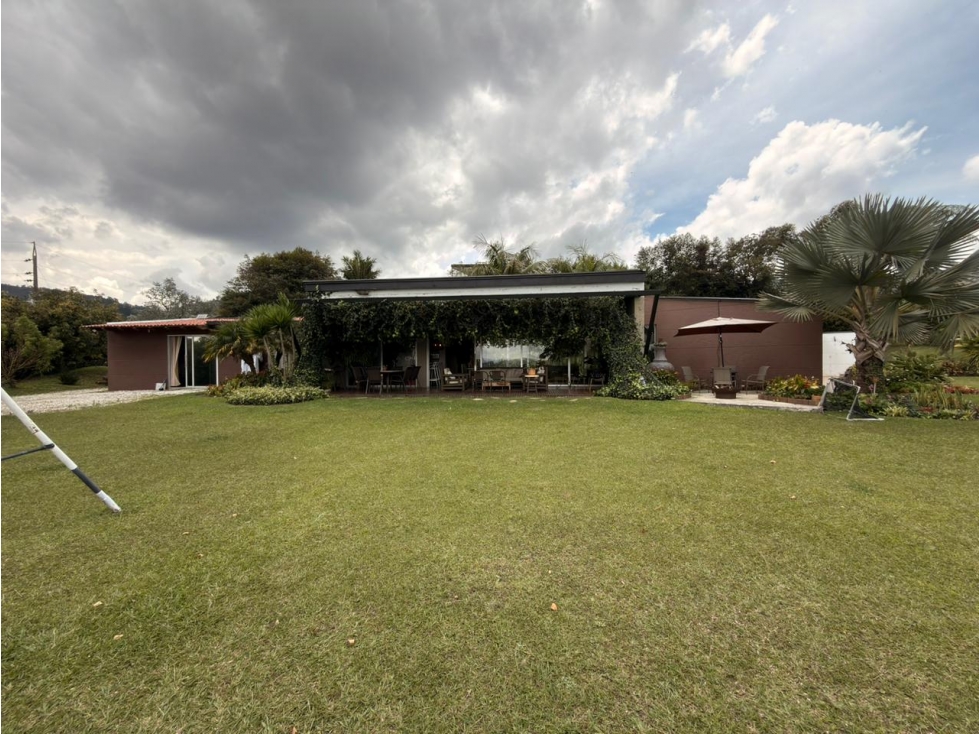 CASA CAMPESTRE EN VENTA EN RIONEGRO - LLANOGRANDE