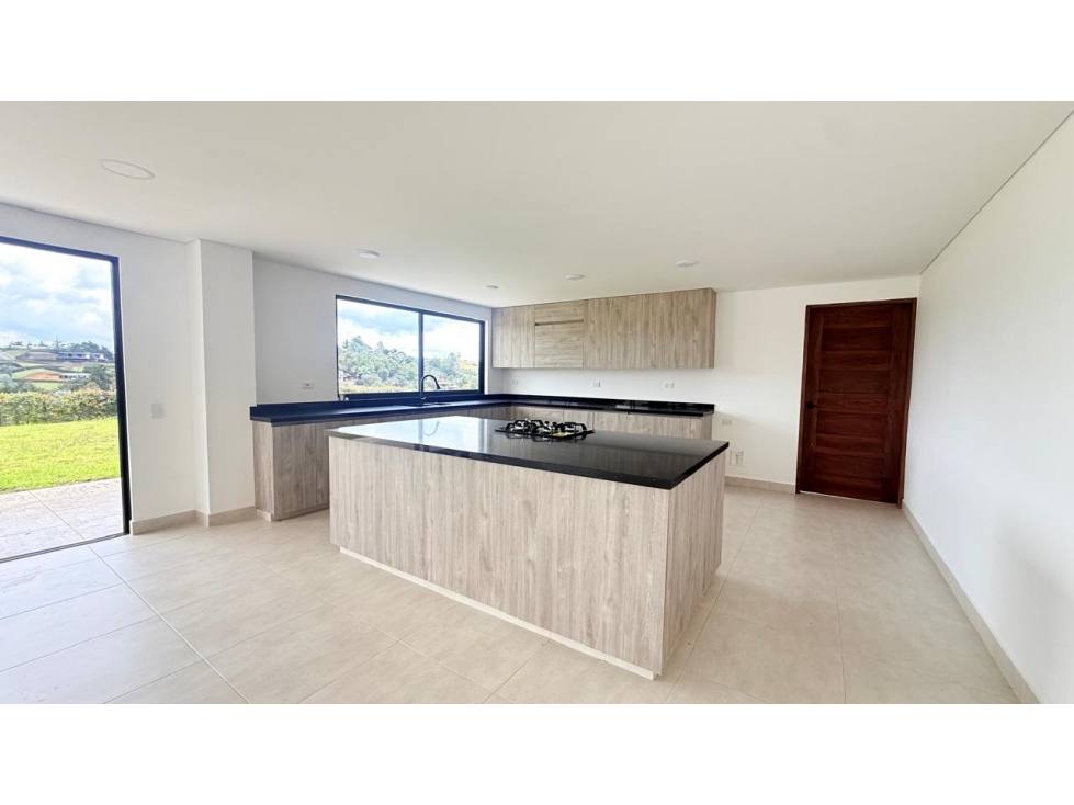 CASA CAMPESTRE EN ARRIENDO EN VÍA SAN ANTONIO - LA CEJA - EL CANADÁ