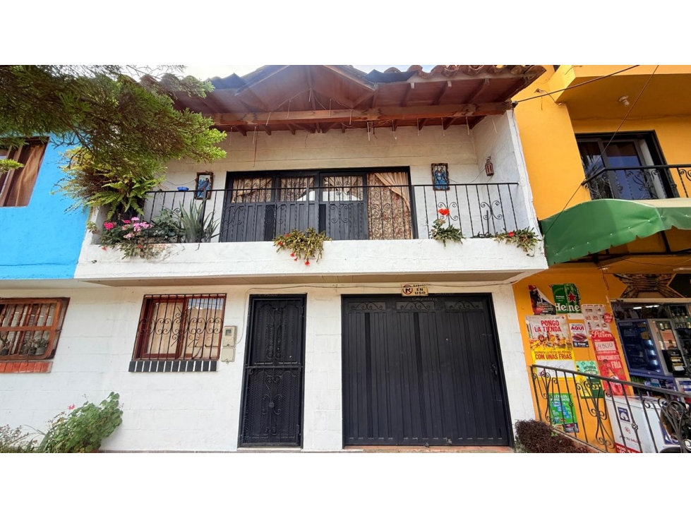 CASA LOTE PARA INVERSIÓN - EN LA CEJA