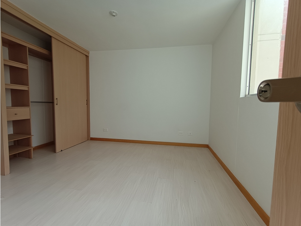 Acogedor Apartamento con Zonas Comunes Excepcionales en La Estrella — foto 5