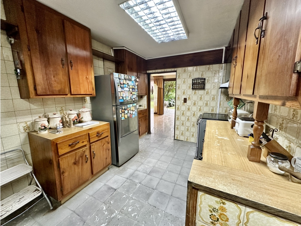 Se vende casa en El Carmen, con local incluido - 4