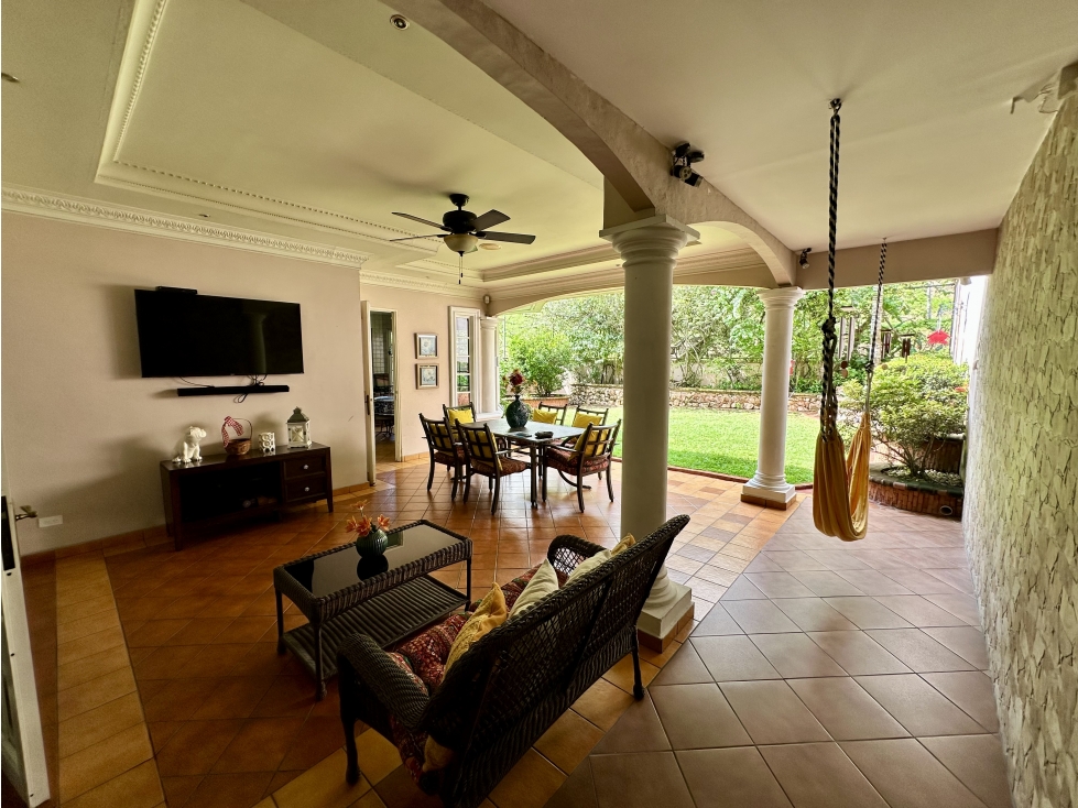 Venta de casa con patio en Altos de Panama — foto 6