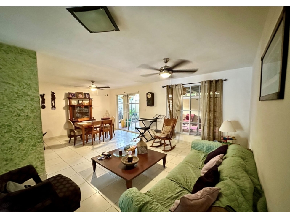 Venta de casa en Condado del Rey, Dorado Springs