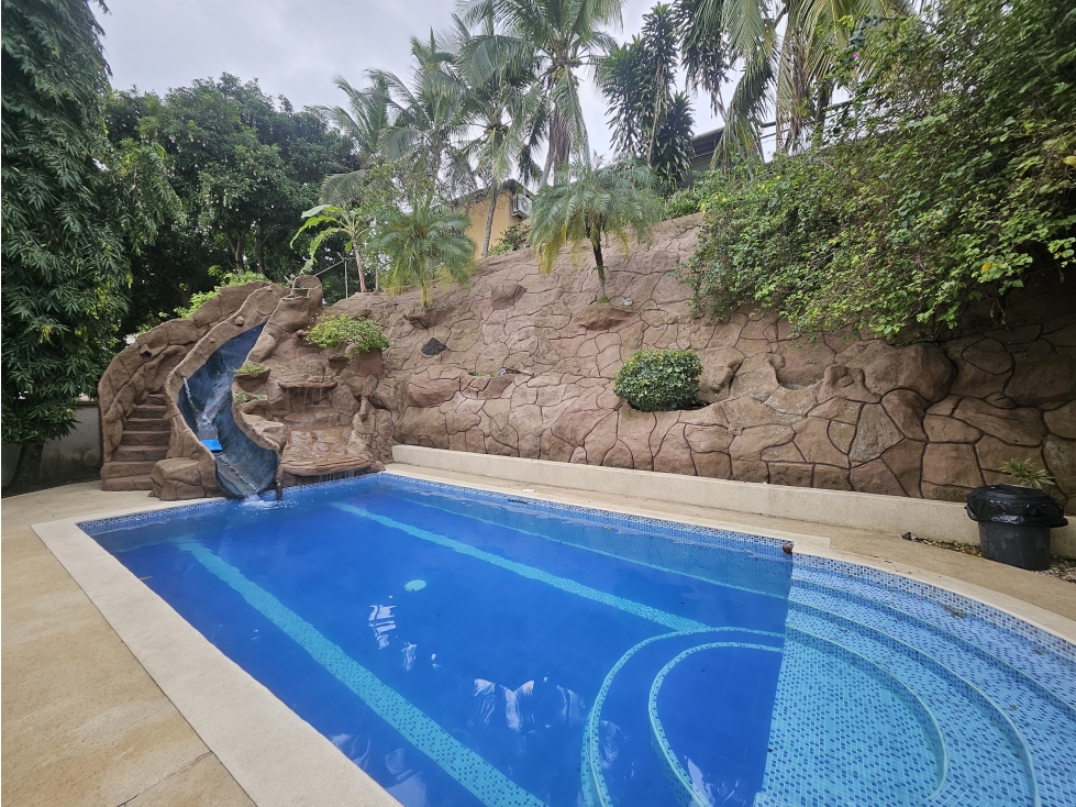 Se vende casa en Fuente del Fresno, Altos de Panamá — foto 2
