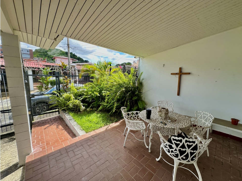 Se vende casa en Altos de Santa Maria, cerca de Altos de Panama — foto 2
