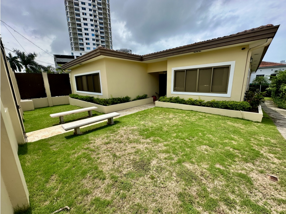 Venta de casa unifamiliar con patio en El Carmen, Herbruger - 3