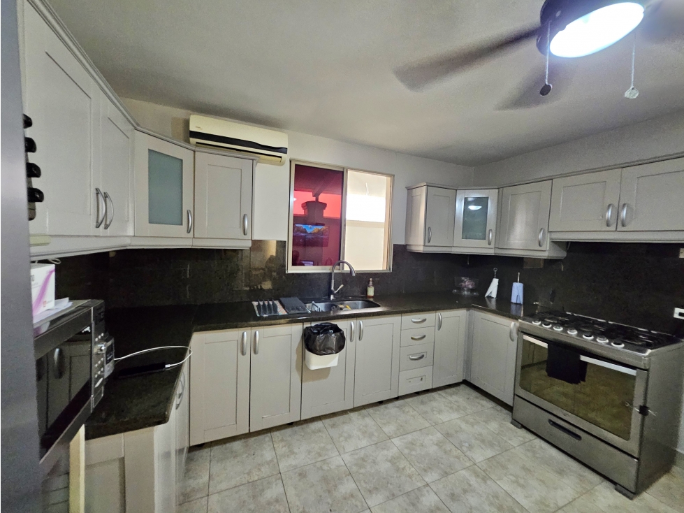 Se vende y alquila casa en Paseo Dorado, Condado del Rey — foto 4