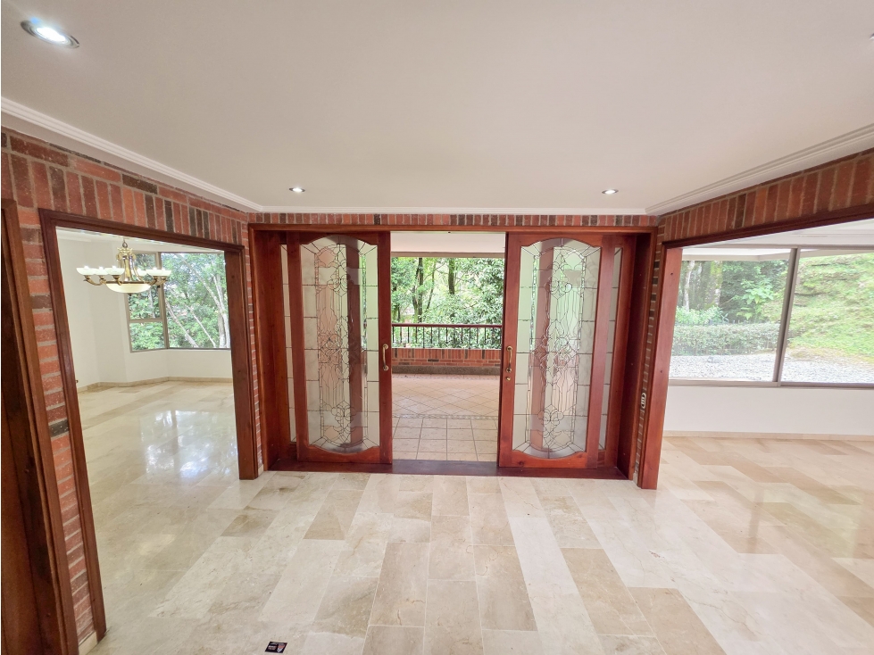 CASA EN EL POBLADO - UBICACIÓN EXCLUSIVA — foto 2