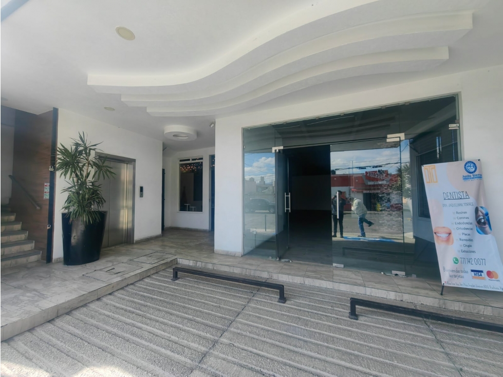 Local comercial sobre avenida en planta baja - 1
