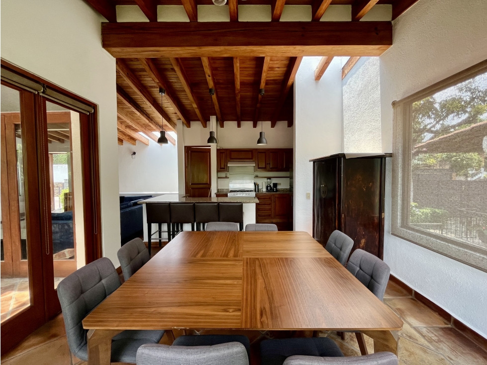 Villa en renta amueblada, dentro del club de Golf Avàndaro. — foto 2